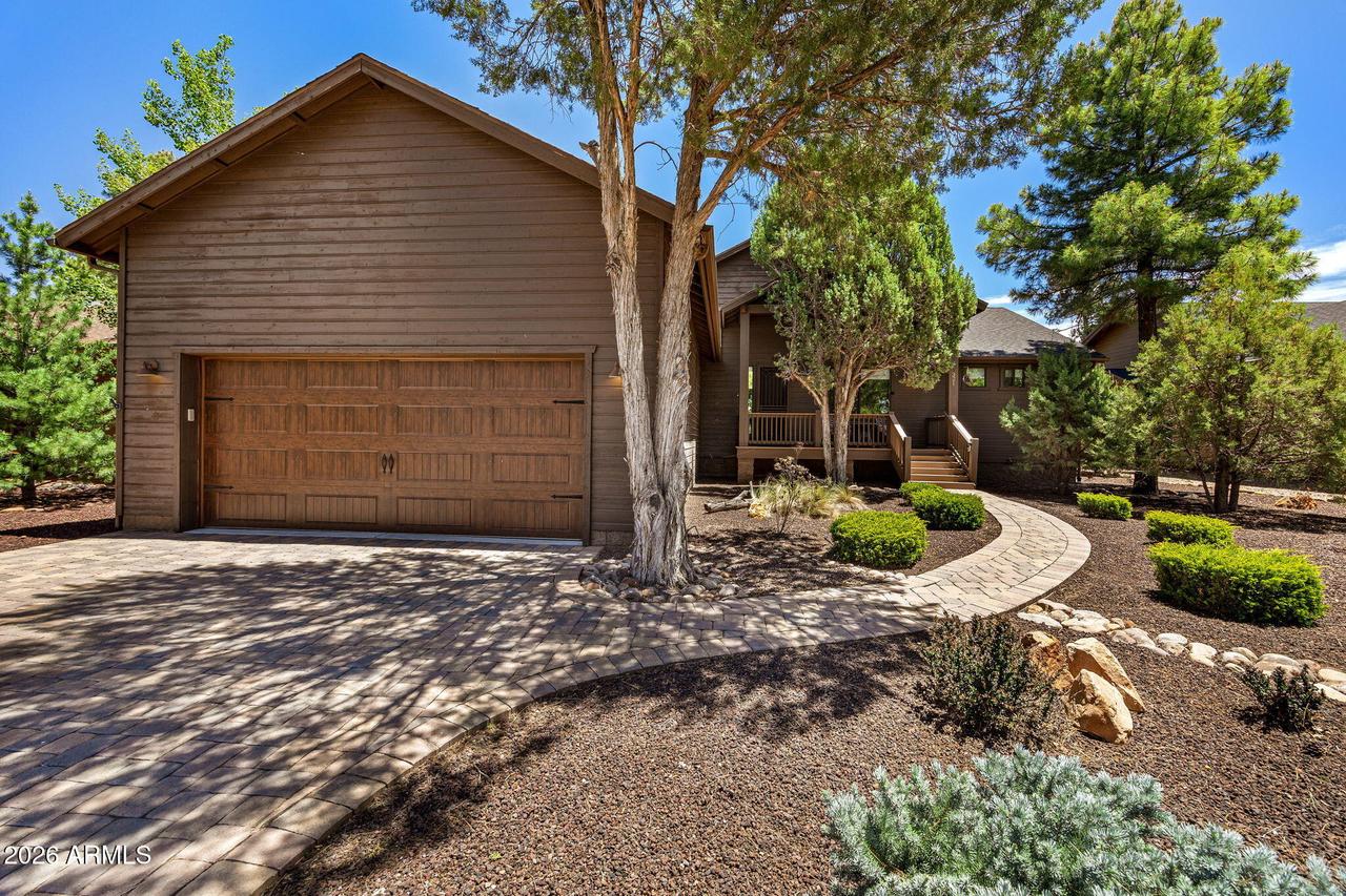 321 N Retreat Dr., Show Low, AZ 85901