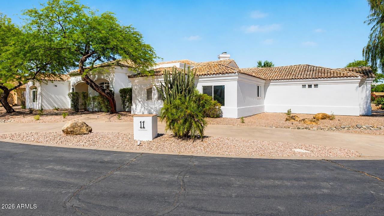700 N Dobson Rd. #11, Chandler, AZ 85224