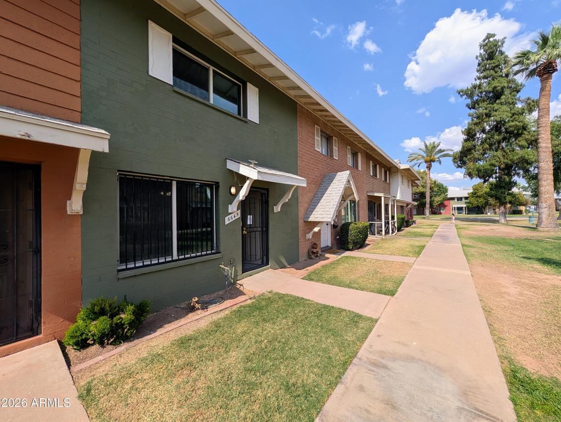 6645 N 44th Ave., Glendale, AZ 85301