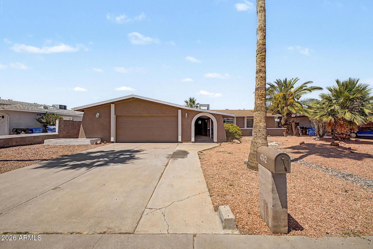 4742 W Paradise Dr., Glendale, AZ 85304