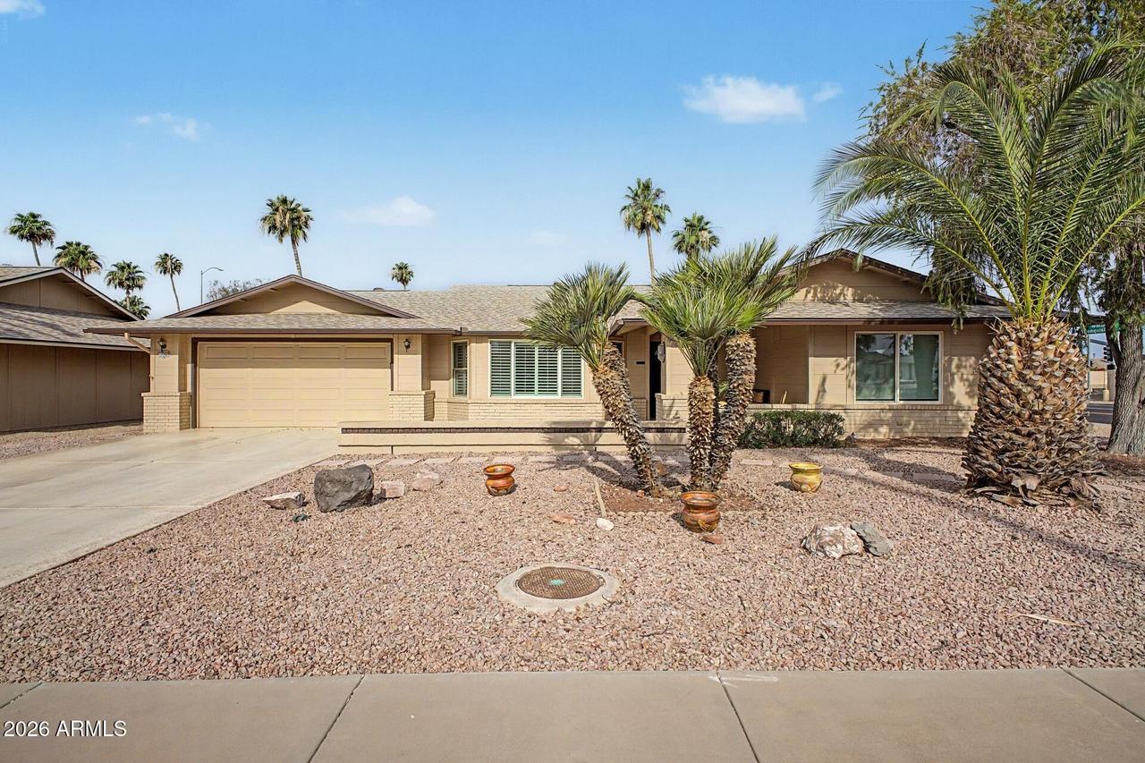 17242 N Desert Glen Dr., Sun City West, AZ 85375