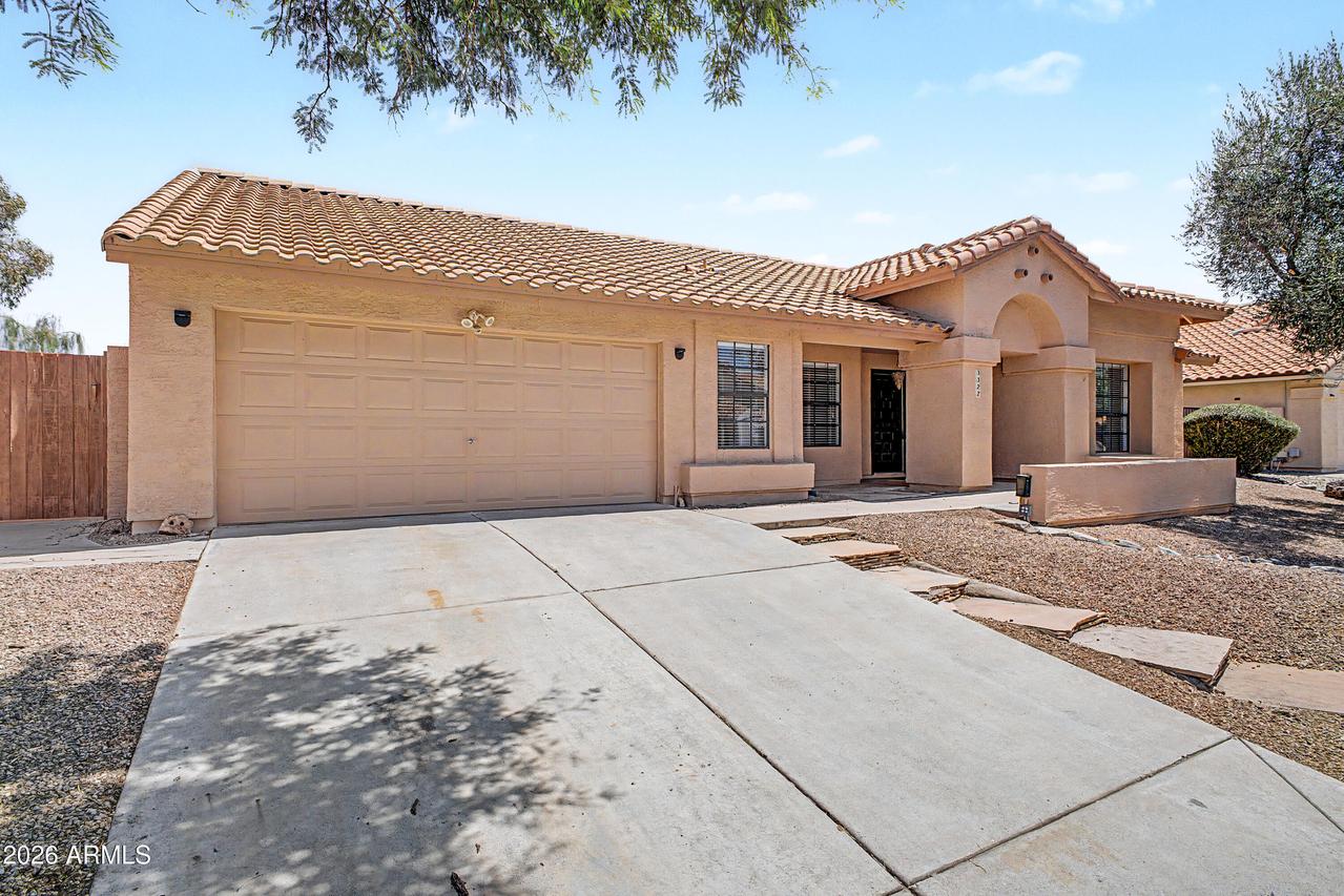 3322 E Dry Creek Rd., Phoenix, AZ 85044