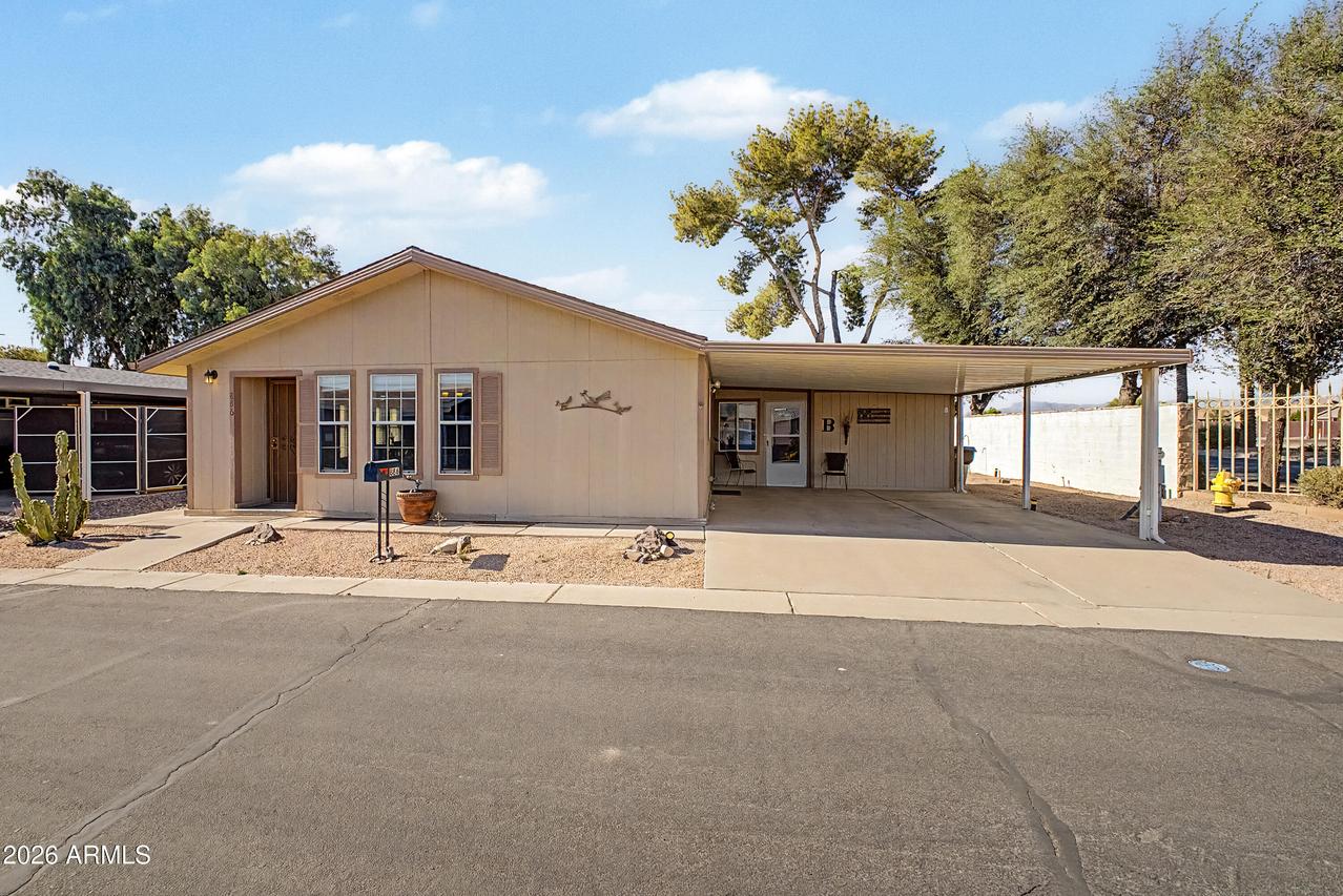 886 E Eagle Dr., San Tan Valley, AZ 85140
