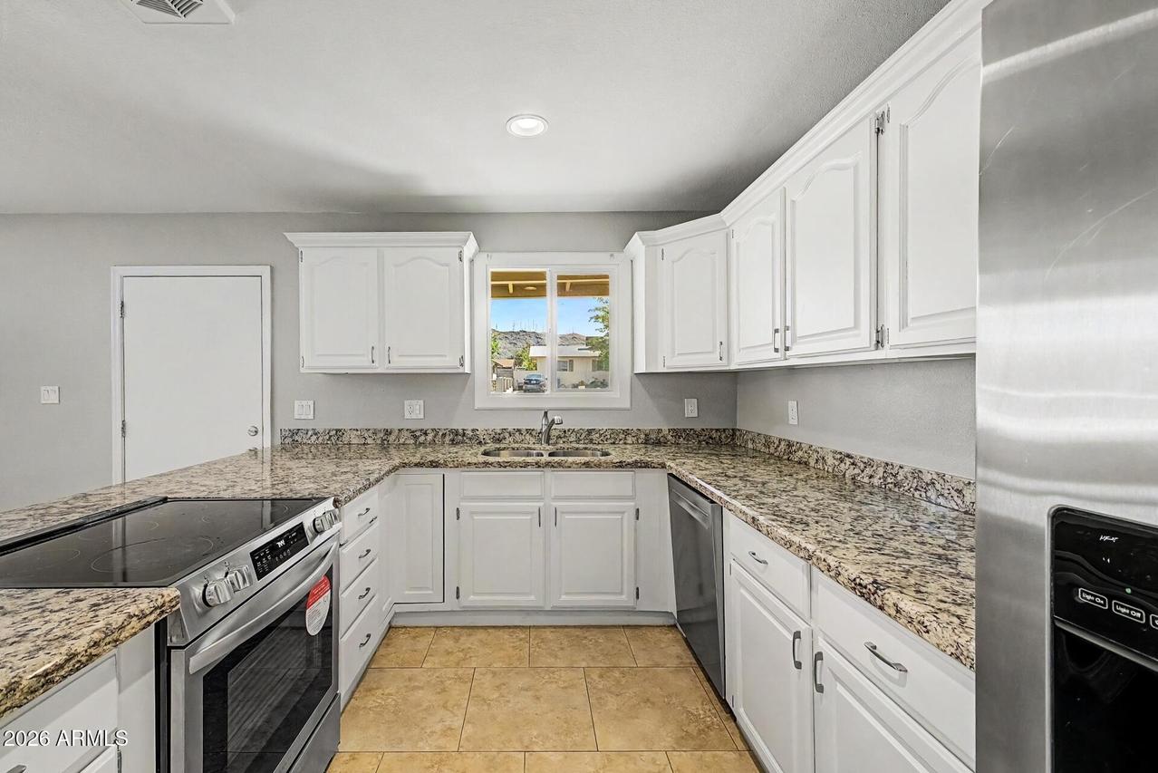 808 E Desert Dr., Phoenix, AZ 85042