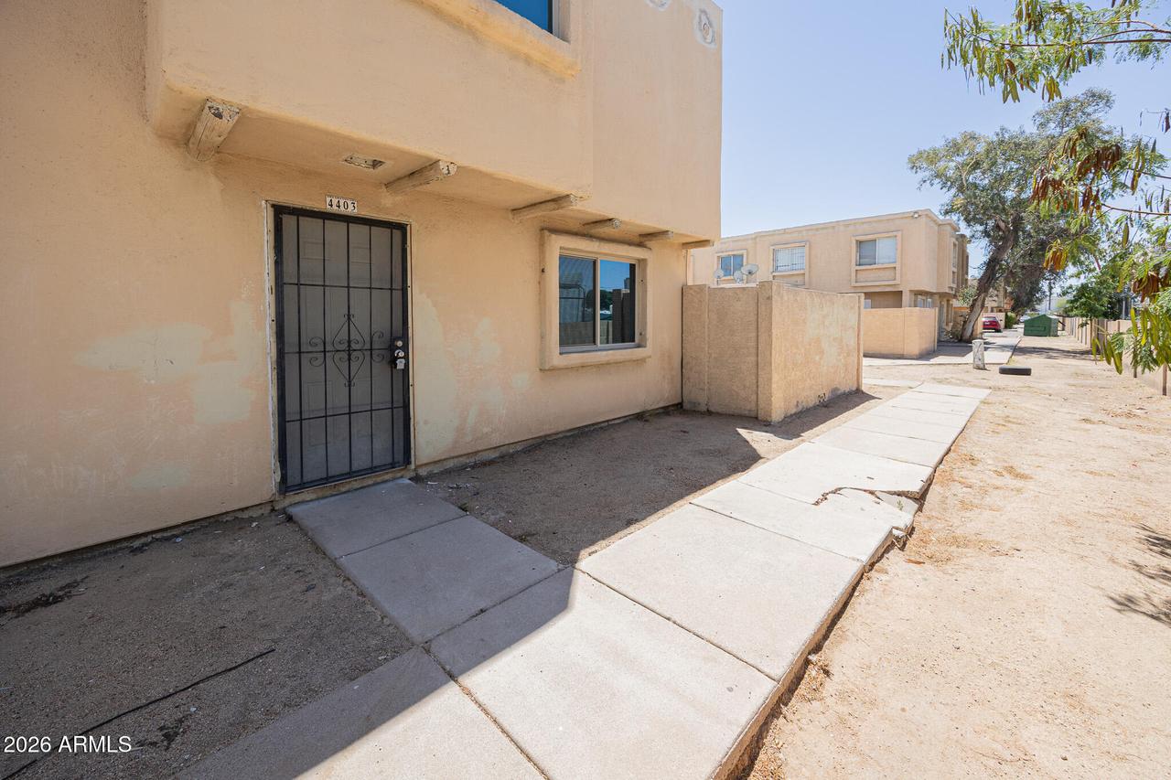 4403 E Riverside St., Phoenix, AZ 85040