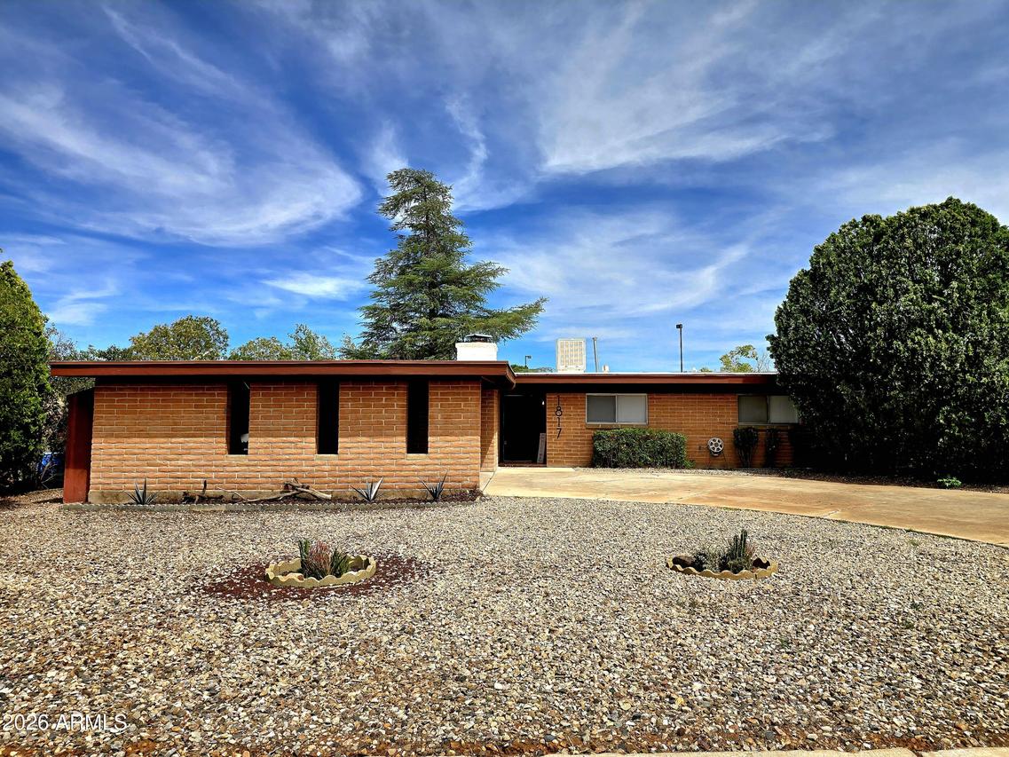 1817 Bella Vista Dr., Sierra Vista, AZ 85635