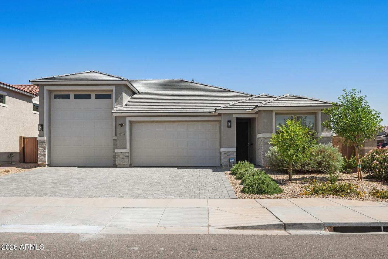 18558 W Swayback Pass, Wittmann, AZ 85361