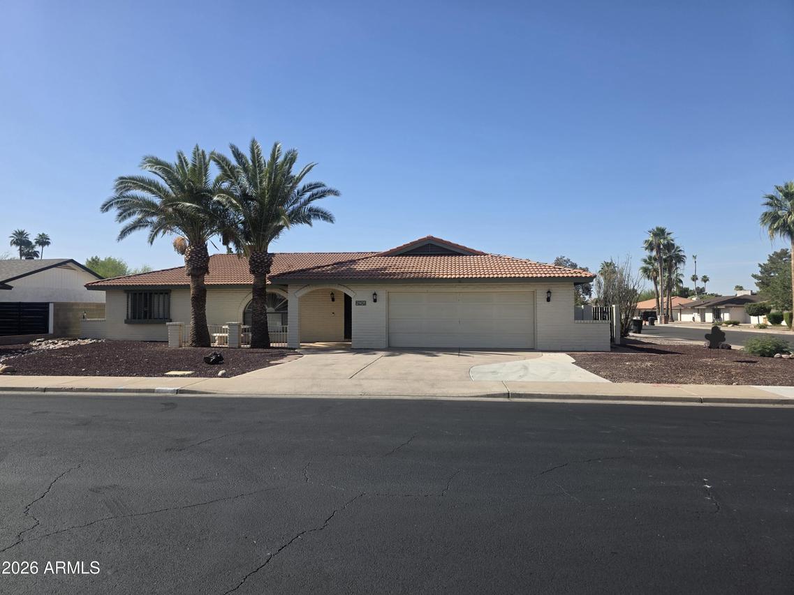 2409 E Jensen St., Mesa, AZ 85213