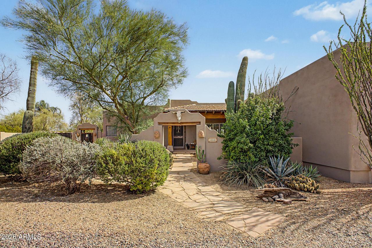 1723 E Dolores Rd., Phoenix, AZ 85086