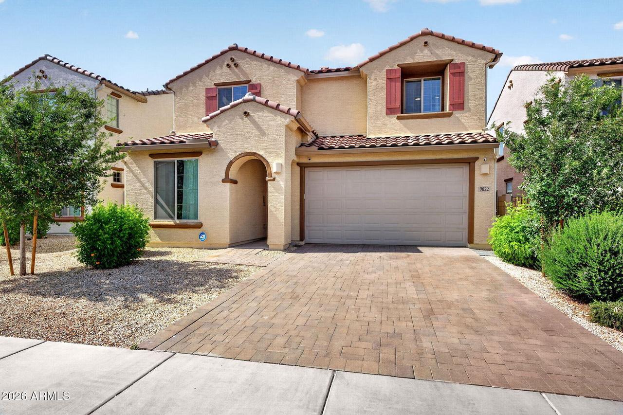 9022 W Luke Ave., Glendale, AZ 85305