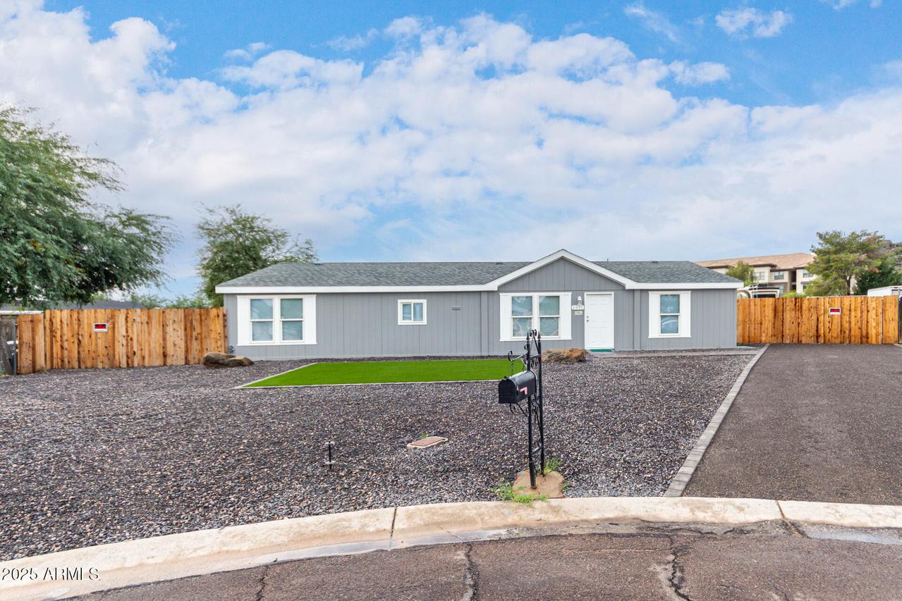 2611 E Marco Polo Rd., Phoenix, AZ 85050