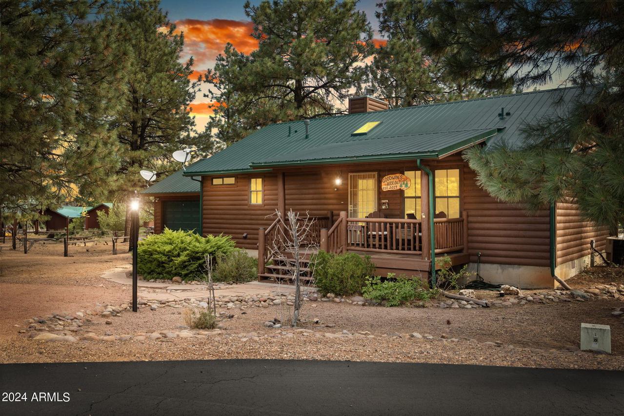 2708 Palomino Tr., Overgaard, AZ 85933