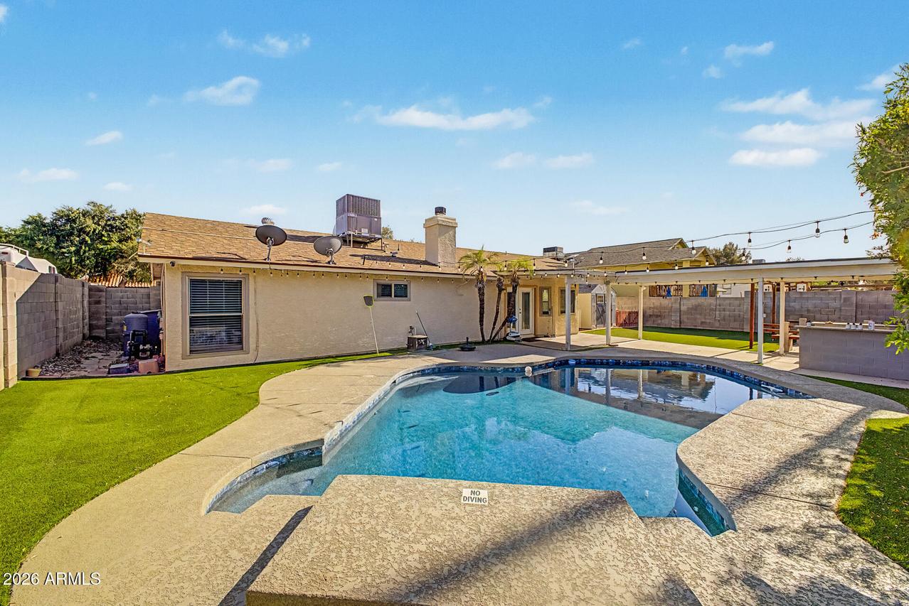 7338 E Greenway St., Mesa, AZ 85207
