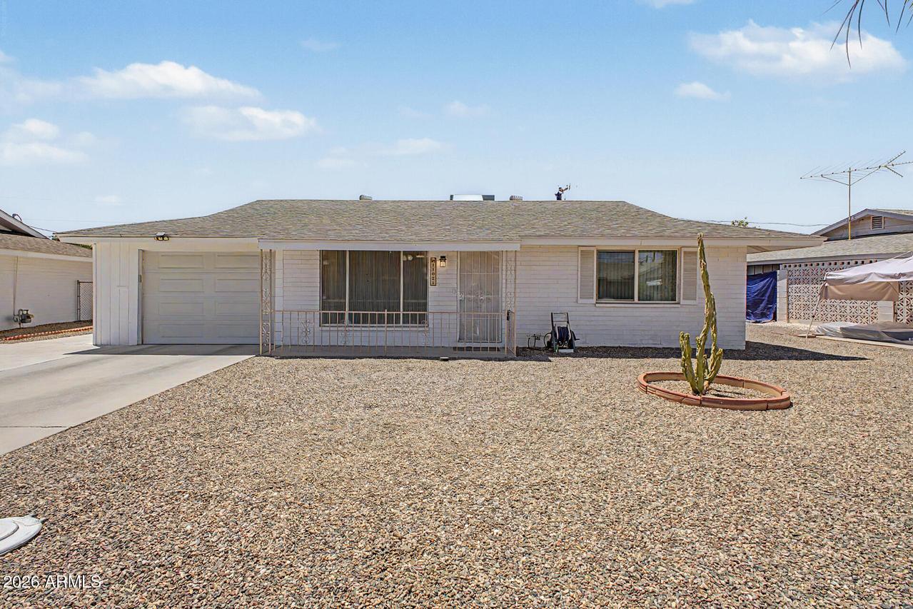 11025 W Cherry Hills Dr., Sun City, AZ 85351