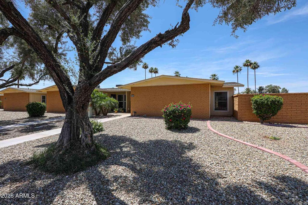 10821 W Thunderbird Blvd., Sun City, AZ 85351