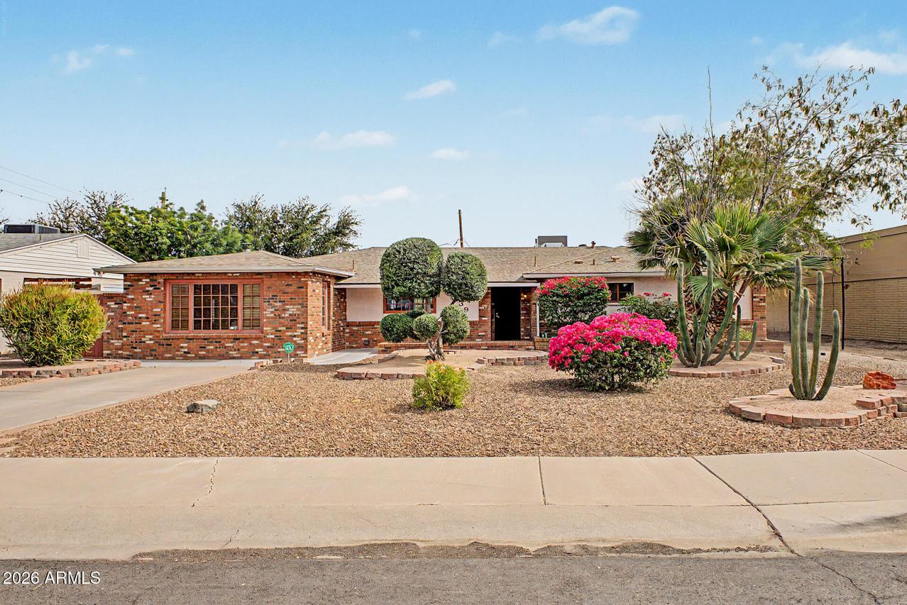 1739 E Luke Ave., Phoenix, AZ 85016