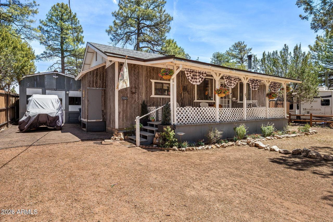 2893 Holiday Forest Dr., Overgaard, AZ 85933