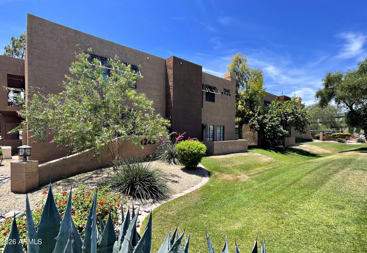 1245 W 1st St. #125, Tempe, AZ 85281