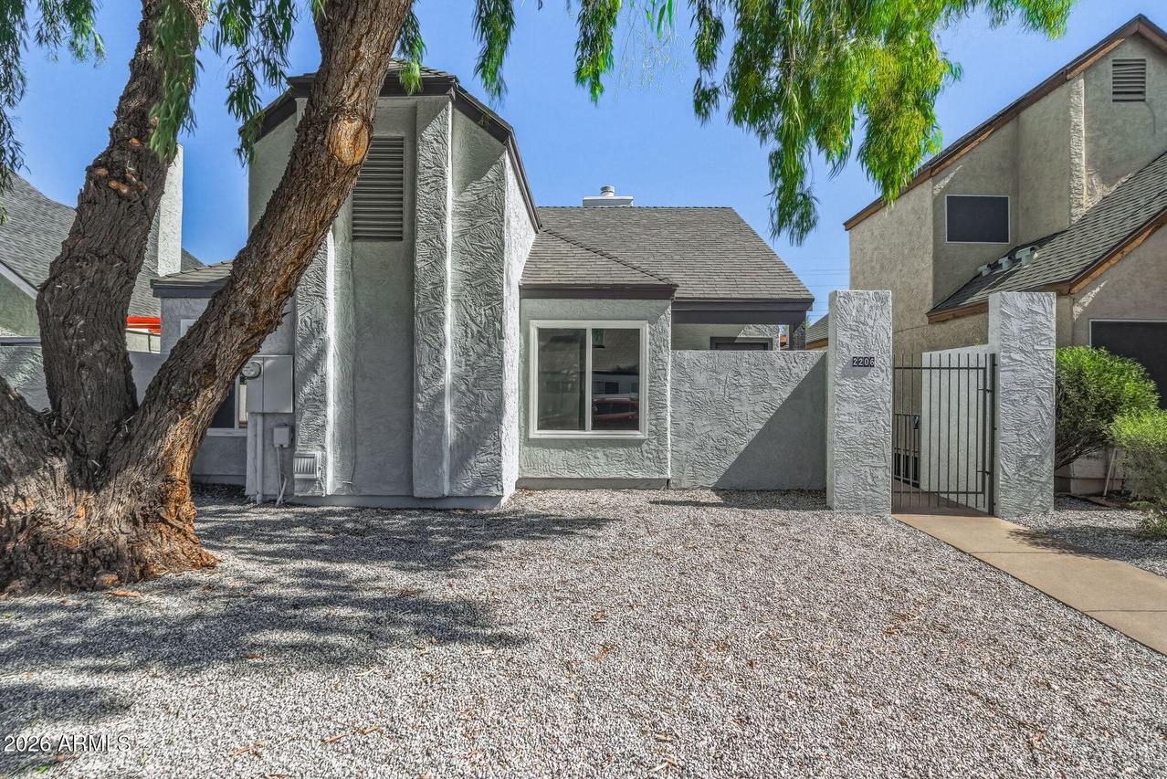 2206 W Beaubien Dr., Phoenix, AZ 85027