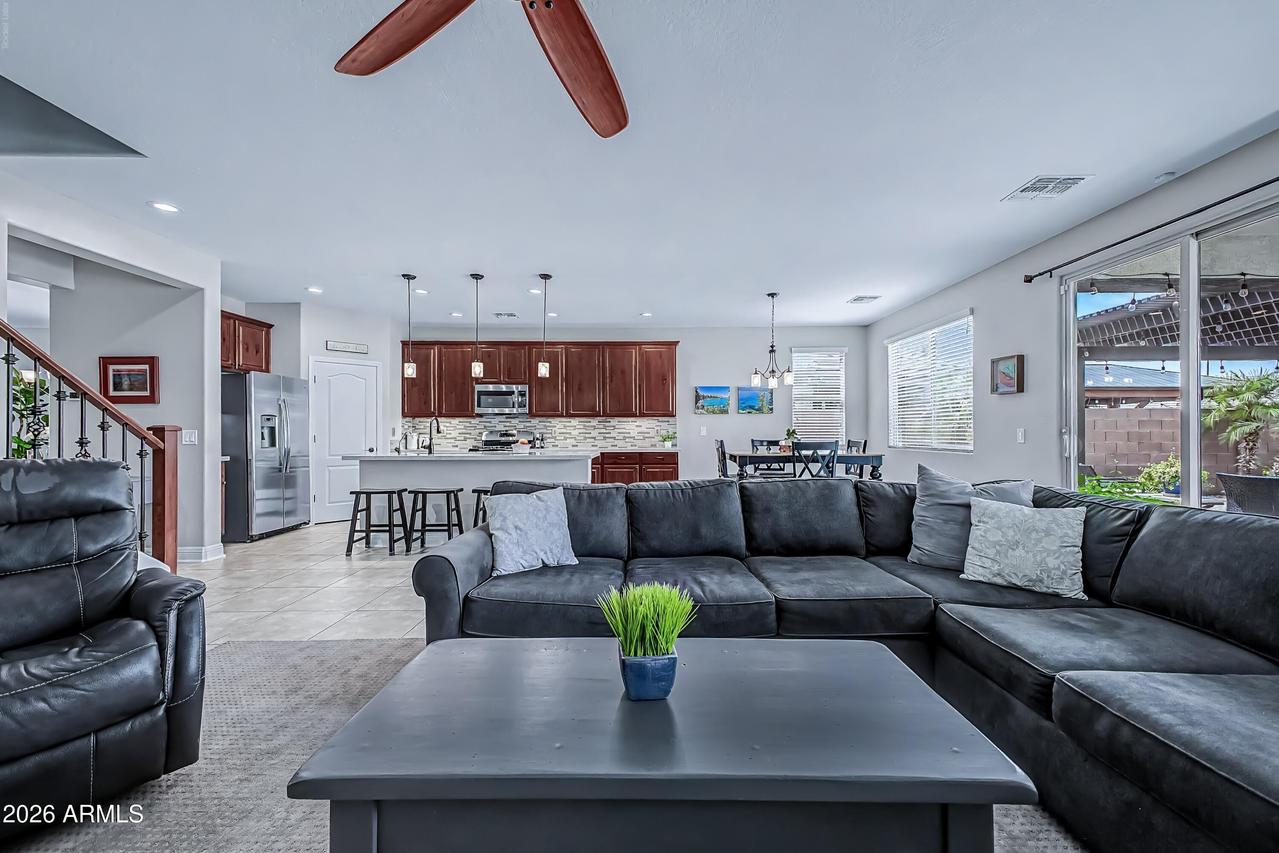 1938 E Hazeltine Way, Gilbert, AZ 85298
