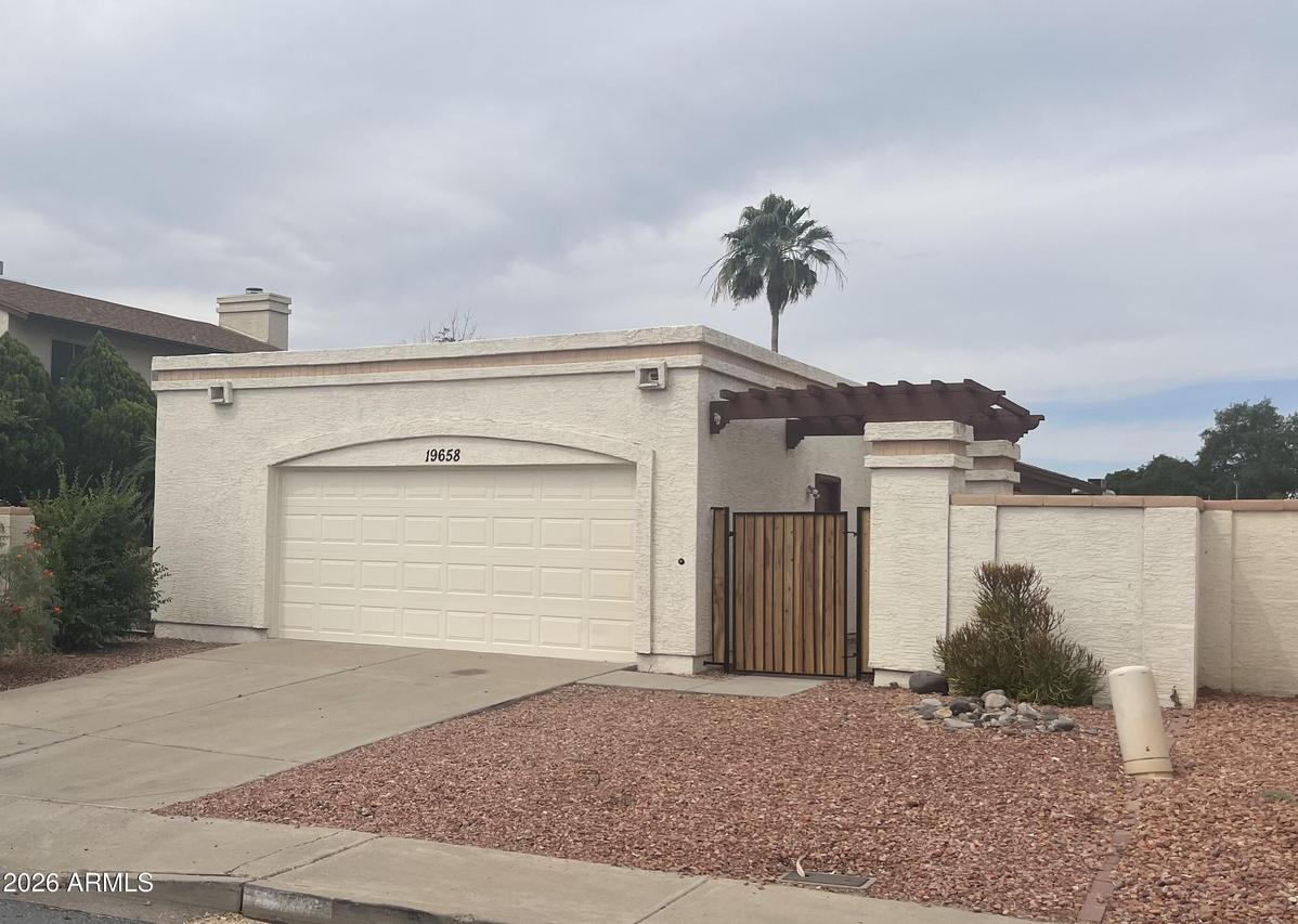 19658 N 48th Ave., Glendale, AZ 85308