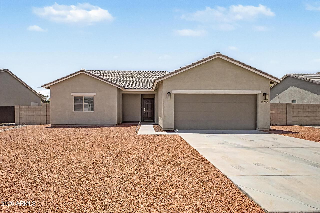35096 N Palm Dr., San Tan Valley, AZ 85140