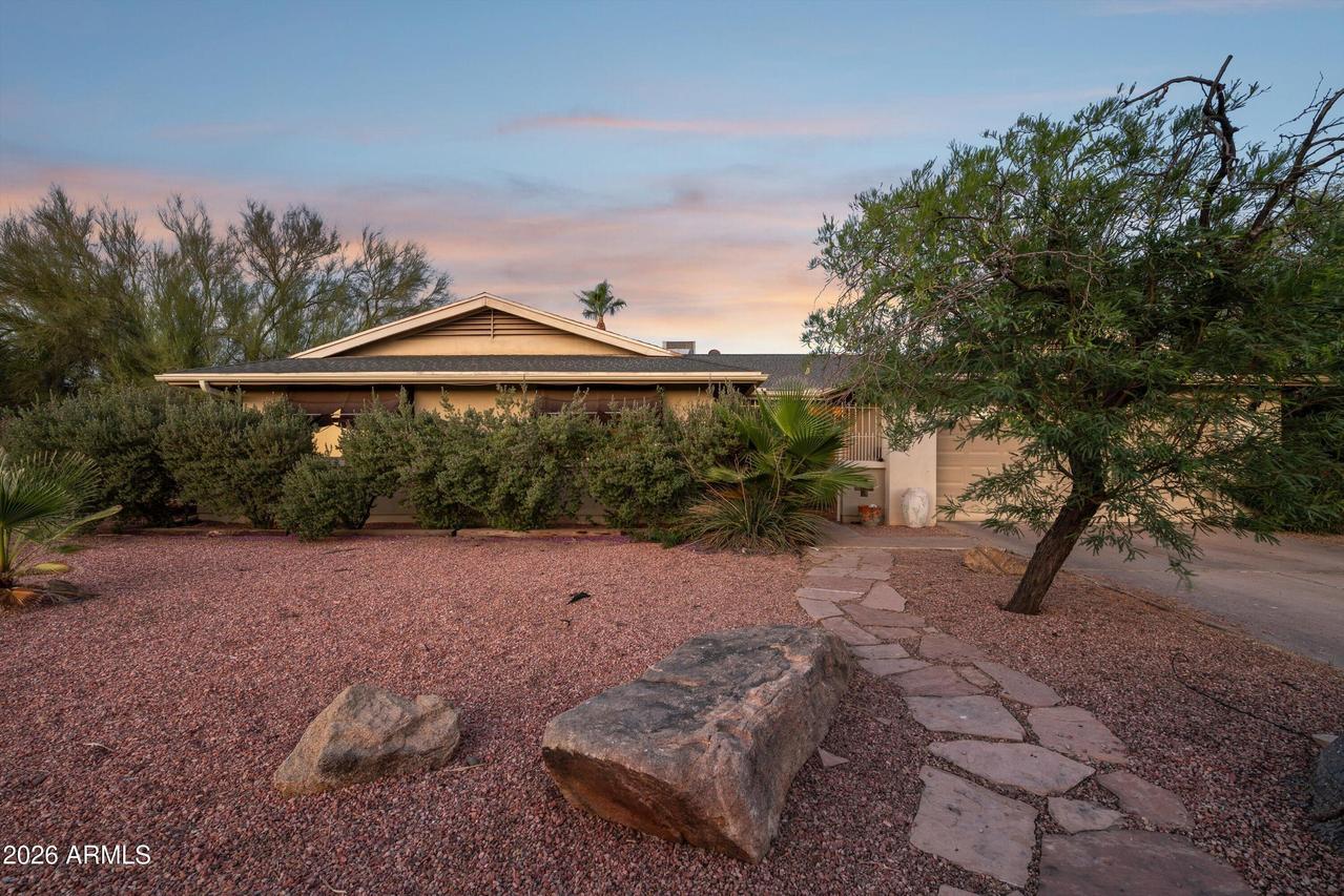 4001 S Hazelton Ln., Tempe, AZ 85282