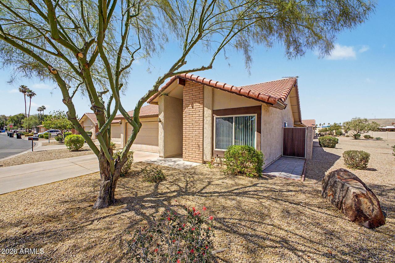 5212 E Tamblo Dr., Phoenix, AZ 85044