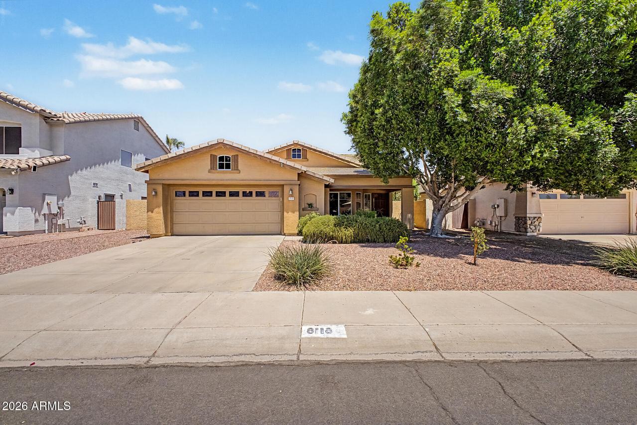 8118 W Harmony Ln., Peoria, AZ 85382