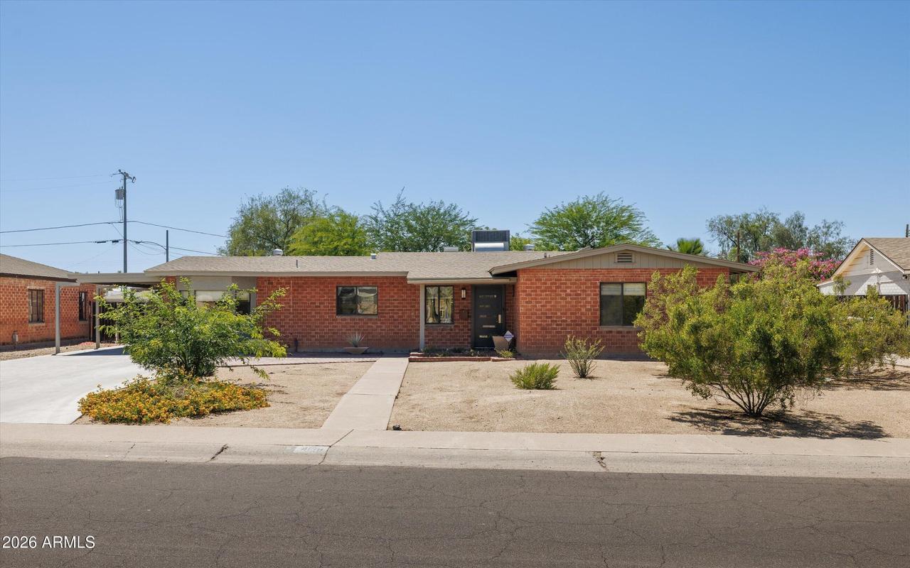 4138 N 18th Ave., Phoenix, AZ 85015