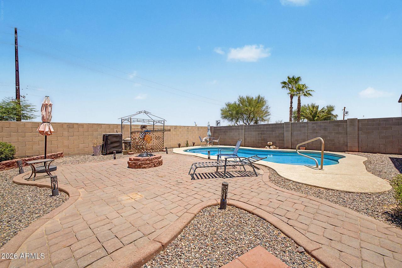 1946 E Silversmith Tr., San Tan Valley, AZ 85143