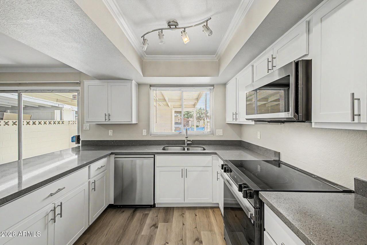 6536 N 43rd Ave., Glendale, AZ 85301