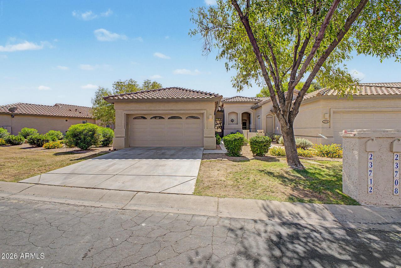 23712 S Pleasant Way, Sun Lakes, AZ 85248