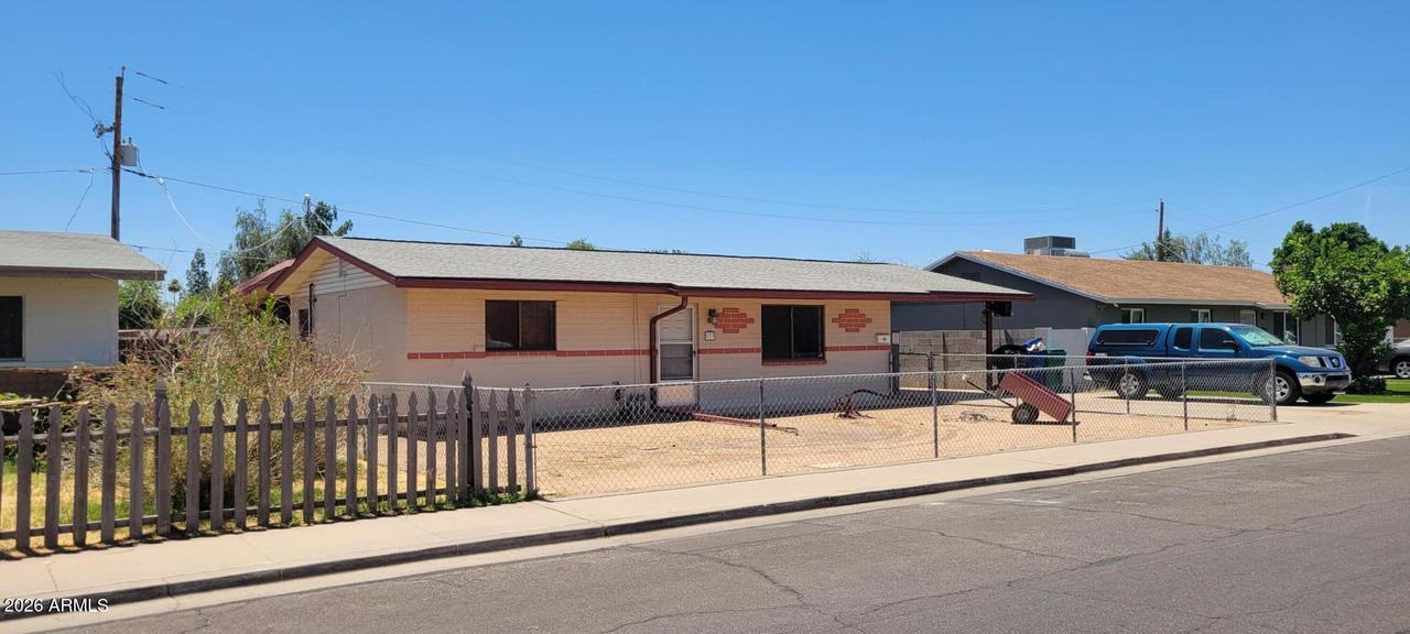 933 E 11th Ave., Mesa, AZ 85204