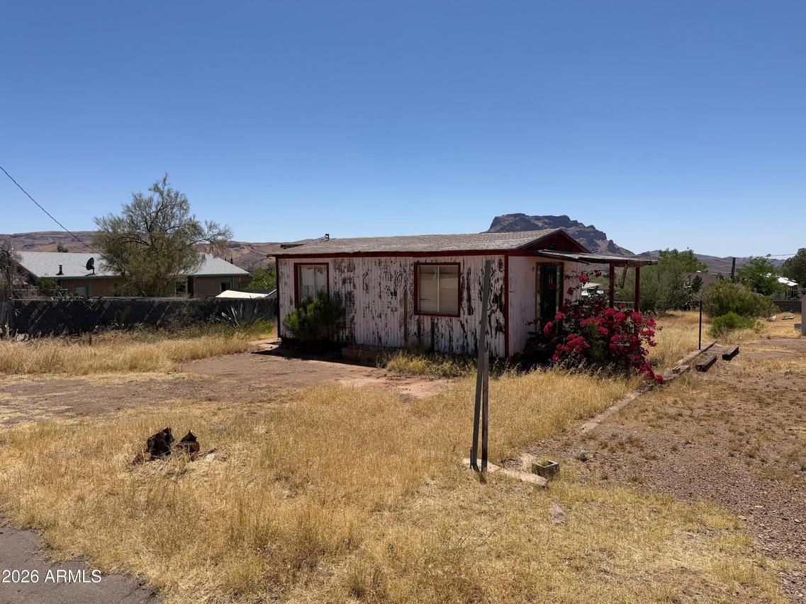 1204 S Western Ave., Superior, AZ 85173