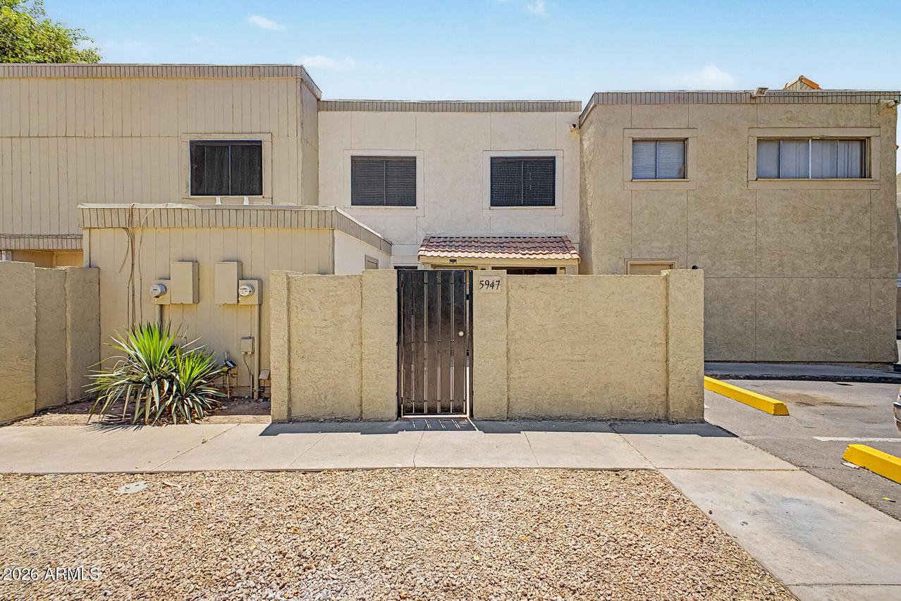 5947 N 48th Ave., Glendale, AZ 85301