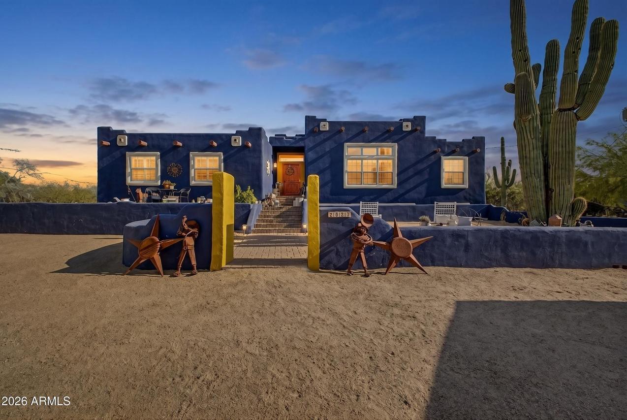 2027 E Circle Mountain Rd., New River, AZ 85087