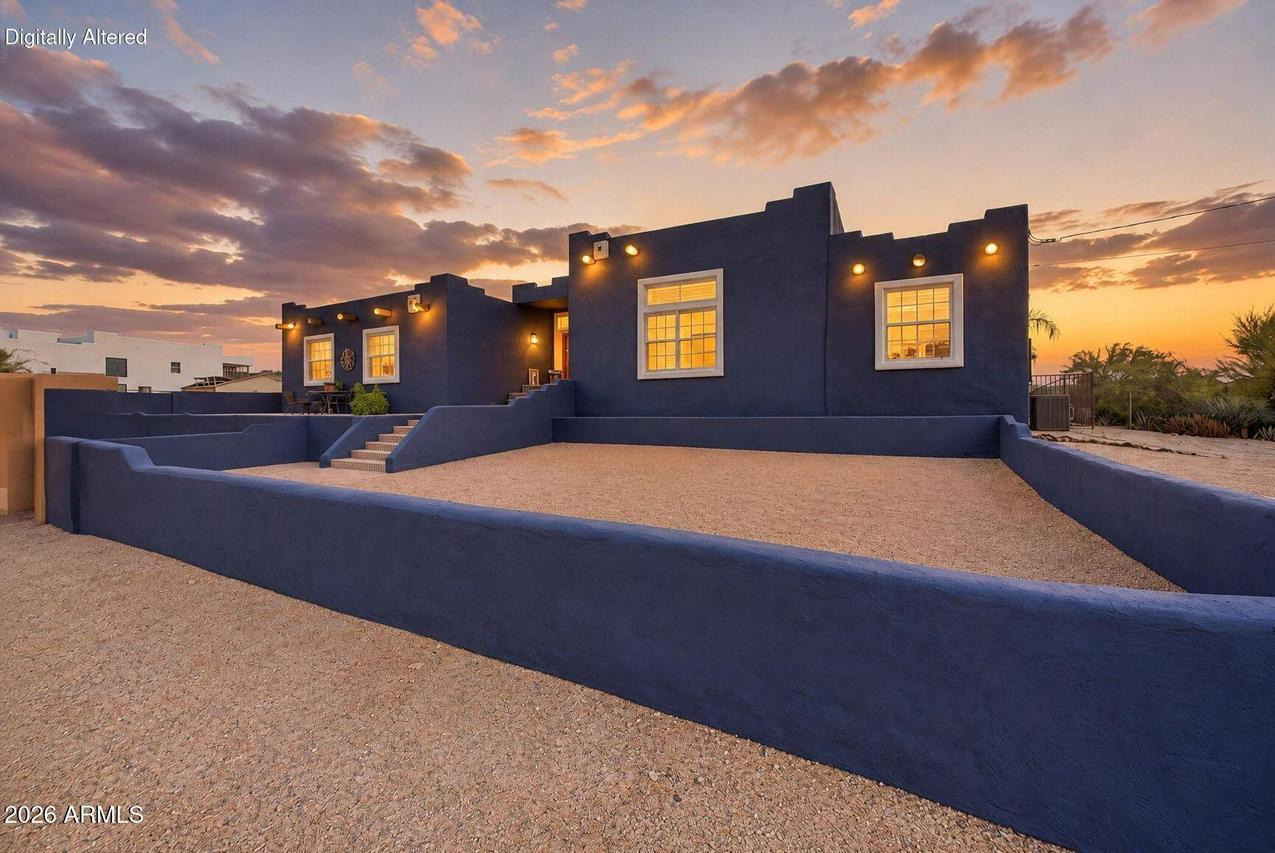 2027 E Circle Mountain Rd., New River, AZ 85087