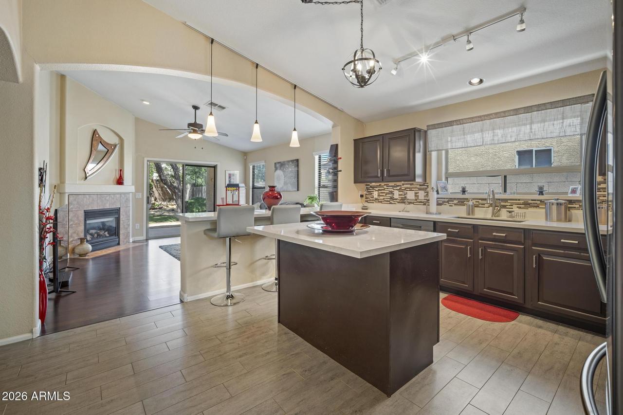 2520 W Oberlin Way, Phoenix, AZ 85085