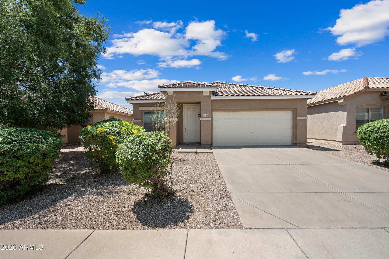 2821 W Santa Cruz Ave., San Tan Valley, AZ 85144