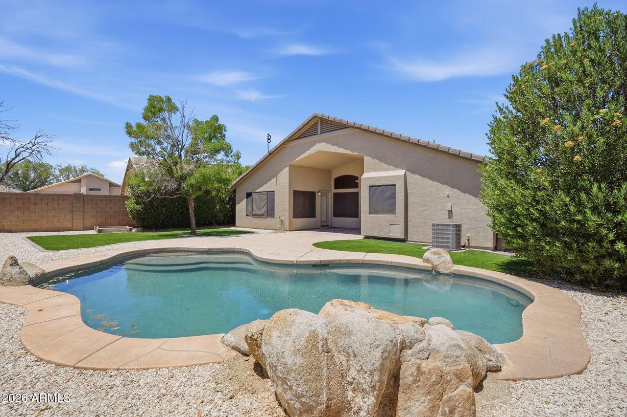 273 E Chicory Pl., San Tan Valley, AZ 85143
