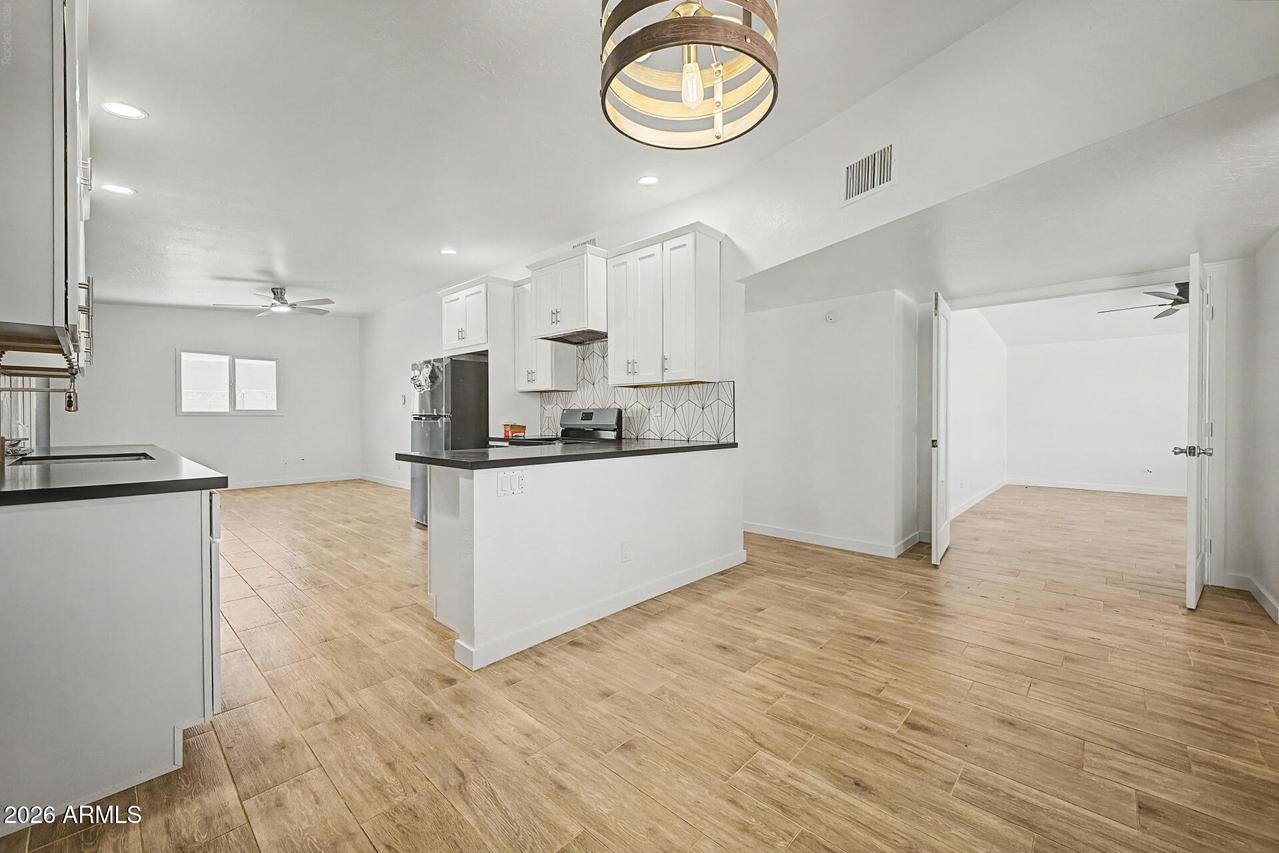 3601 E Laurel Ln., Phoenix, AZ 85028