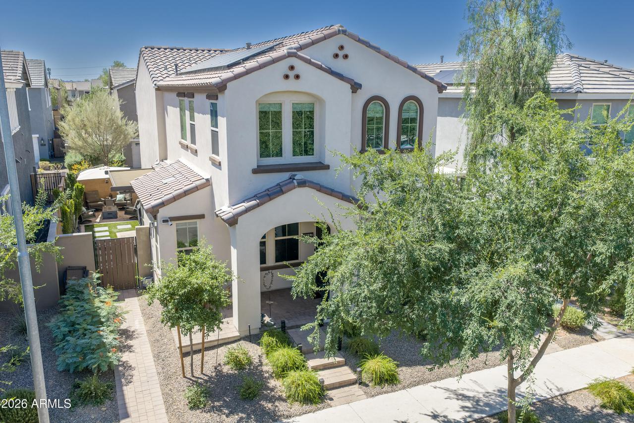 2037 W Kinfield Tr., Phoenix, AZ 85085