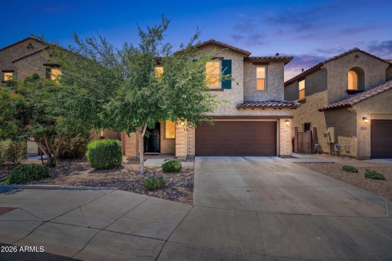 6808 N 88th Ln., Glendale, AZ 85305