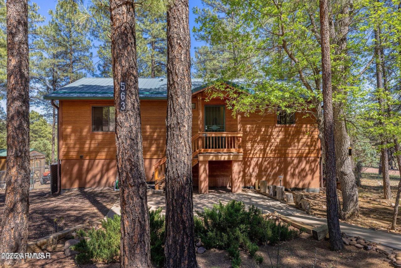 563 Spruce Dr., Pinedale, AZ 85934