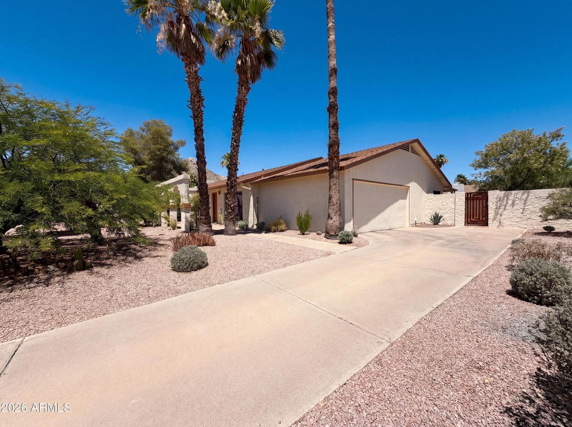 2346 E Mescal St., Phoenix, AZ 85028