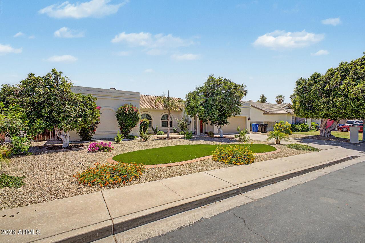 2559 E Lockwood St., Mesa, AZ 85213