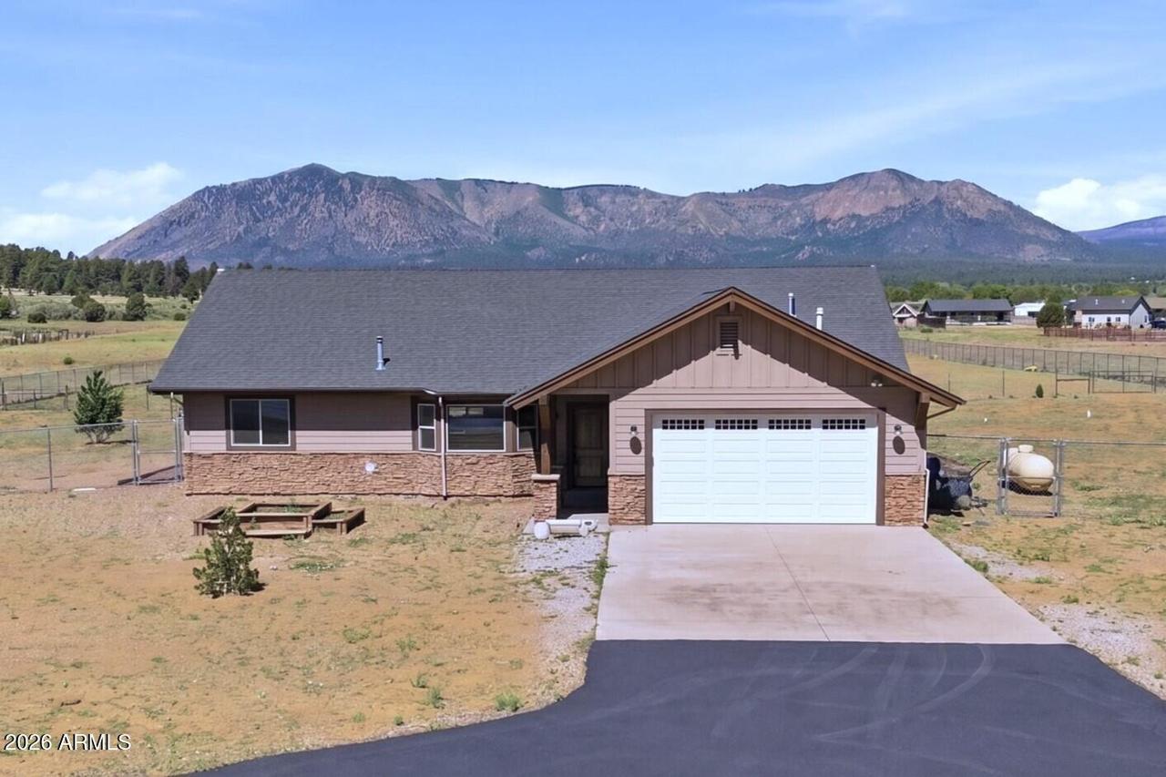 8200 Stardust Tr., Flagstaff, AZ 86004