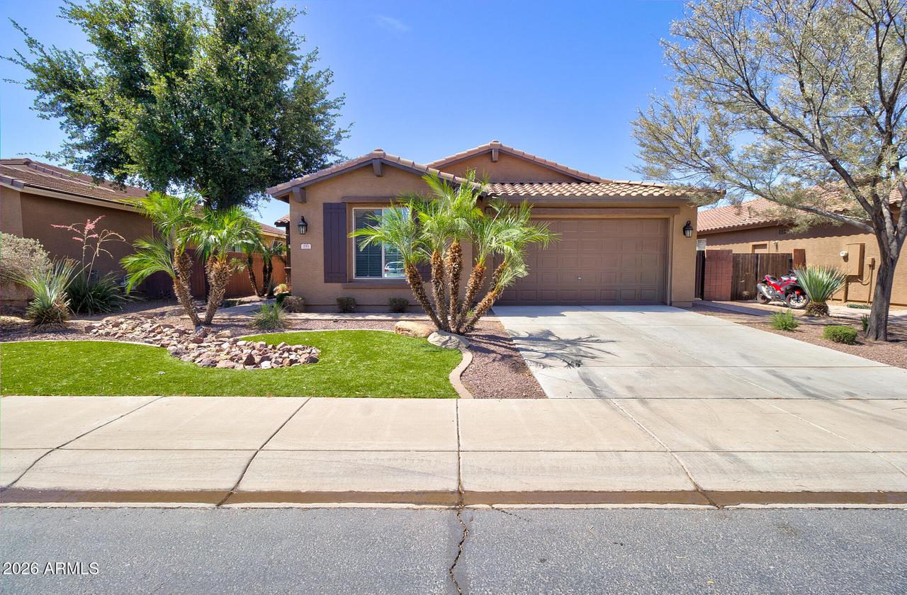 193 W Leatherwood Ave., San Tan Valley, AZ 85140