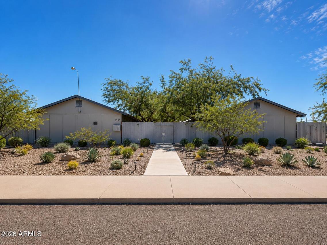 1533 E Adams St., Phoenix, AZ 85034